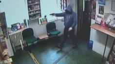Lupič přepadl poštu, policie jela jinam! Dostali ho až po roce