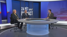 Počet učitelů roste příliš rychle, tvrdí ministr Bek. Navrhuje přesun úvazků