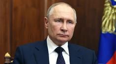 Putin definitivně ztratil kontrolu nad nohama. Škubaly mu do všech stran