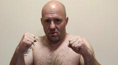 Chodí po horách a hledá medvědy. Nyní český boxer vyzve Tysonova přemožitele