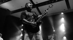 Rockový svět přišel o velkou hvězdu. Slavný hudebník (†43) zemřel ve spánku