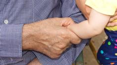 Prarodiče tajně otestovali DNA vnuka. Nevěřili mojí ženě, tvrdí zdrcený otec