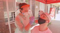 Laboratoře na Zlínsku jsou zahlcené. Odebrané vzorky nestíhají testovat