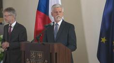 Pavel se zdržel na vládě jen pár minut. Ministři rozhodnutí o summitu odložili