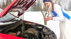 Jak správně startovat auto v mrazu? Je třeba nechat zahřát motor na volnoběh?