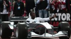 BOLT přijel ve formuli! Viděl i triumfy Hejnové a Veselého