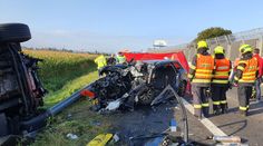 Na D46 se srazil osobák s kamionem. Jeden člověk zemřel, tři jsou zranění