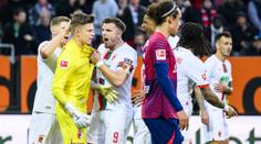 Momenty 21. kola Bundesligy: Zářili hráči Augsburgu, Finkgräfe pálil z přímáku