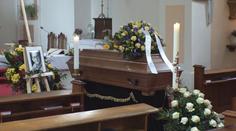 Lidé dali poslední sbohem oblíbenému herci. Zazářil v Ordinaci v růžové zahradě