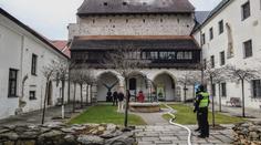 Hasiči zasahovali u požáru Prácheňského muzea. Škody šplhají do statisíců