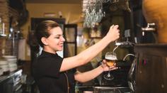 Vláda chce levnější pivo, vodu či stříhání vlasů. Sníží DPH