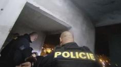 Muž v Ústí útočil na ulici s nožem v ruce. Jeden člověk skončil v nemocnici