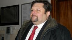 Exposlanec Wolf stále nenastoupil do vězení. Utekl už do Karibiku?