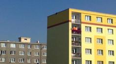 Hrozivé neštěstí: Dítě (7) vypadlo na Slovensku z okna, letělo ze šestého patra