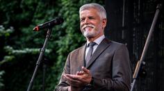 Senát vrátil do Sněmovny více zákonů. Omezení pravomocí Pavla je protiústavní, míní
