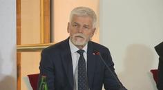 Prezident Pavel bude se šéfy sněmovních stran jednat hned od nedělního rána