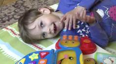 Boj sedmileté Lucinky s obrnou: Po prázdninách chce do školy! Potřebuje speciální chodítko