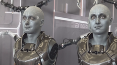 Deepfake napodobí vzhled i hlas člověka. Nenechte se napálit podvodníky
