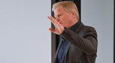 Bayern i přes jedenáctý ligový titul v řadě odvolal svého generálního ředitele