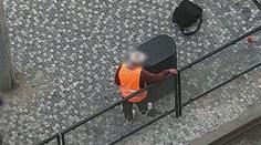 Při bitce zůstala na zemi peněženka. Hbitý pokus o krádež zachytila kamera