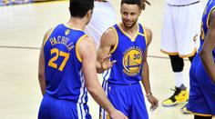 Golden State jen krůček od titulu! Warriors vyhráli i v Clevelandu