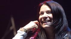 Anna K. vyděsila fanoušky. Na koncert přijela na invalidním vozíku