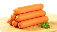 Obsahují české párky požadované množství masa? SROVNÁNÍ