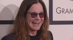 Ozzy Osbourne by byl pyšný. Vnouček taky ukousl hlavu netopýrovi