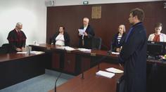 Opozice nechce růst platů politiků. Tvrdě pracujeme, hají se vládní poslanci