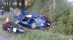 Nepochopitelná nehoda na jihu Čech: Zemřel motorkář i řidič auta
