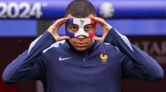 Mbappé má smůlu. Masku v barvách Francie nosit při zápase nemůže