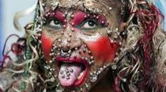 Guinnesův rekord: 4 tisíce piercingů v jednom těle