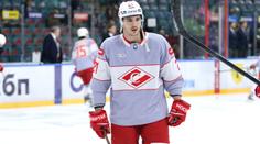 Další skandál kontroverzního Slováka. Po vyhazovu z NHL jej vyhodili i z Ruska
