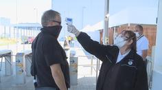 Učitelé či policisté. Vláda uvažuje o pravidelných testech na covid-19!
