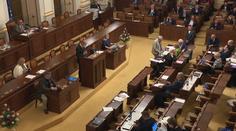 Sněmovnu paralyzují obstrukce. Piráti přišli s návrhem na omezení projevů