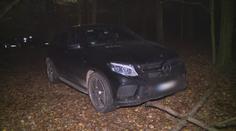 Muž chtěl přes hranice převézt kradené auto. Zabránili mu v tom ale policisté