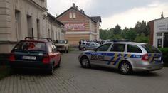 Horor v knihovně v detailech: Všude byla krev, říká reportérka