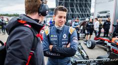 Před pěti lety začal na videohrách, nyní Turek míří do formule 2