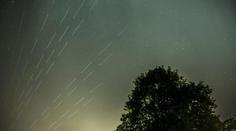 Hvězdné vlaky na nebi, další satelity sítě Starlink zastavila bouře Arthur