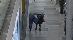 Známý recidivista kradl v drogerii. Při útěku srazil k zemi mladou ženu