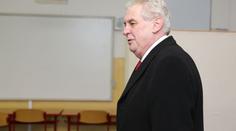 PRÁVO: Večeře se Zemanem? Ne díky, vzkázali odcházející ministři