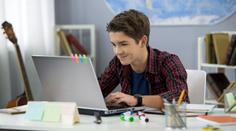 Jasná odpověď statistiků! Co studenti dělají na internetu nejvíc? PŘEHLED