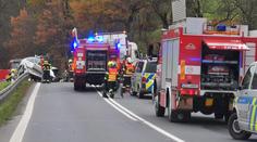 Tragická nehoda na Vsetínsku. Po střetu s kamionem zemřeli dva lidé