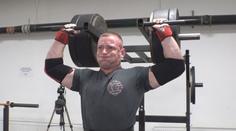 Soutěž o nejsilnějšího hasiče světa se blíží. Komu Schwarzenegger předá sekeru?