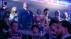 Trumpa na finále NBA vybučeli. Svému týmu přinesl smůlu