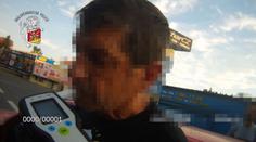 Odmítal nadýchat a prý se snažil policisty uplatit! Skončil ve vazbě