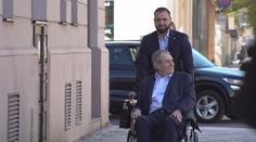 Exprezident Zeman ve středu otevřel svou kancelář. Je dostupná i veřejnosti