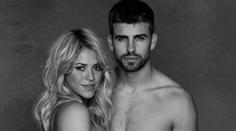 Těhotná Shakira a fotbalista Piqué odhalili svá hvězdná těla