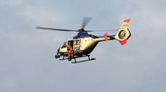 V Sasku se zřítila helikoptéra do řeky. Dva vojáky našli mrtvé, třetího hledají
