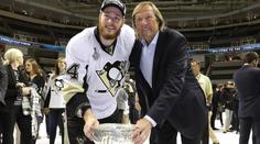 Hrdý na syna! Legenda Kühnhackl u Stanley Cupu mluvil česky